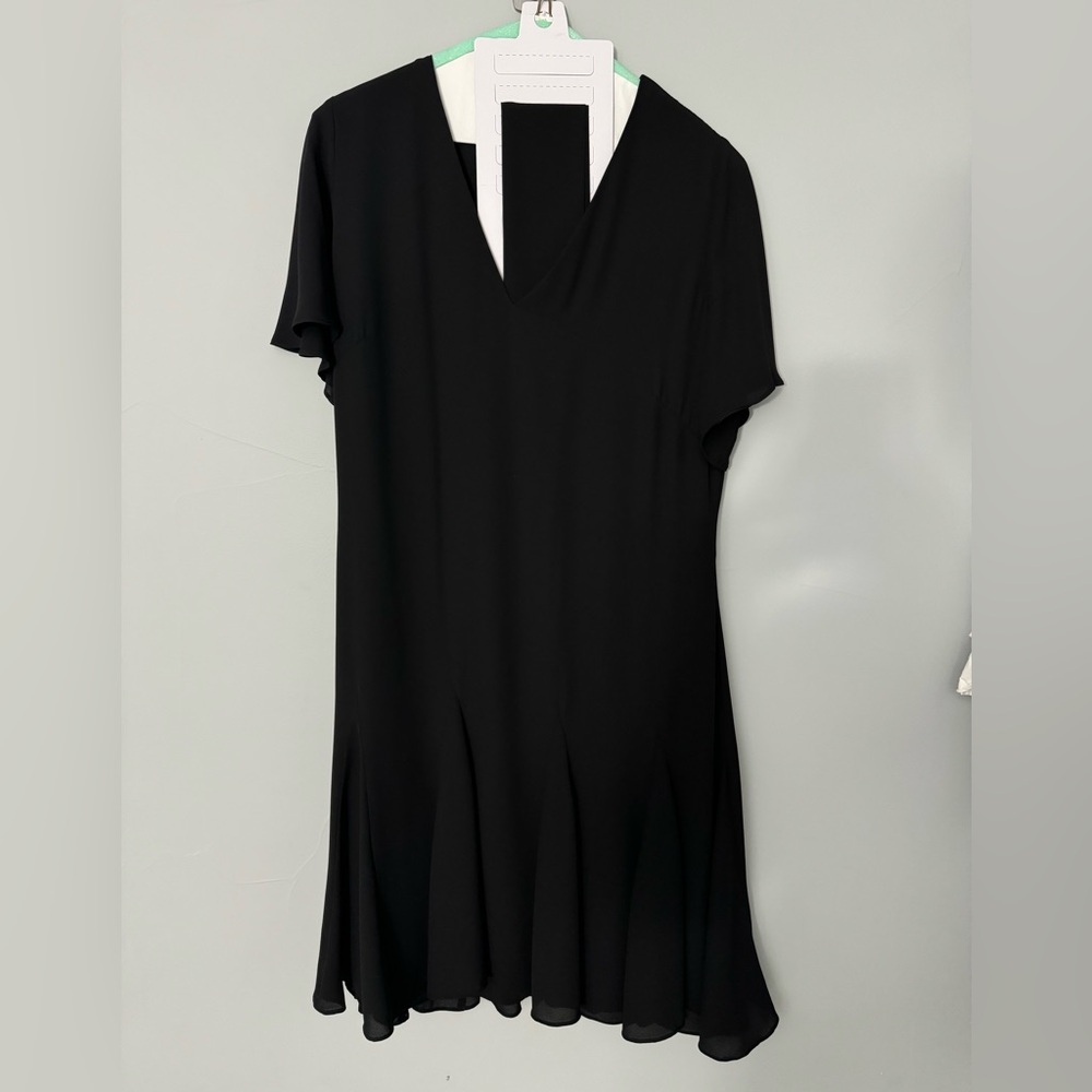 WHBM above knee flowing dress v neck